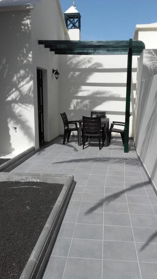 Playa Roca Bungalows Costa Teguise Exterior photo