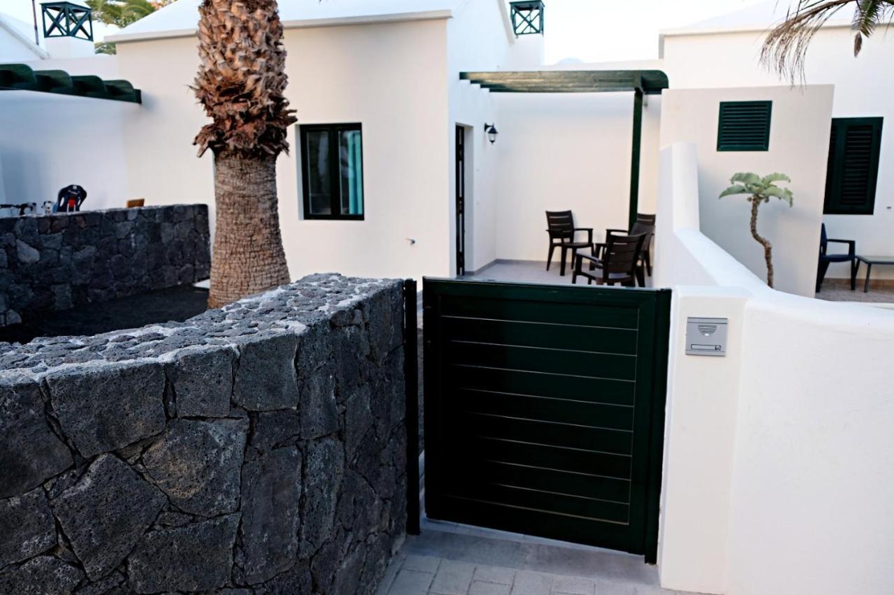 Playa Roca Bungalows Costa Teguise Exterior photo