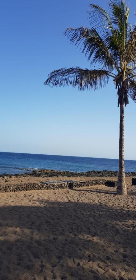Playa Roca Bungalows Costa Teguise Exterior photo